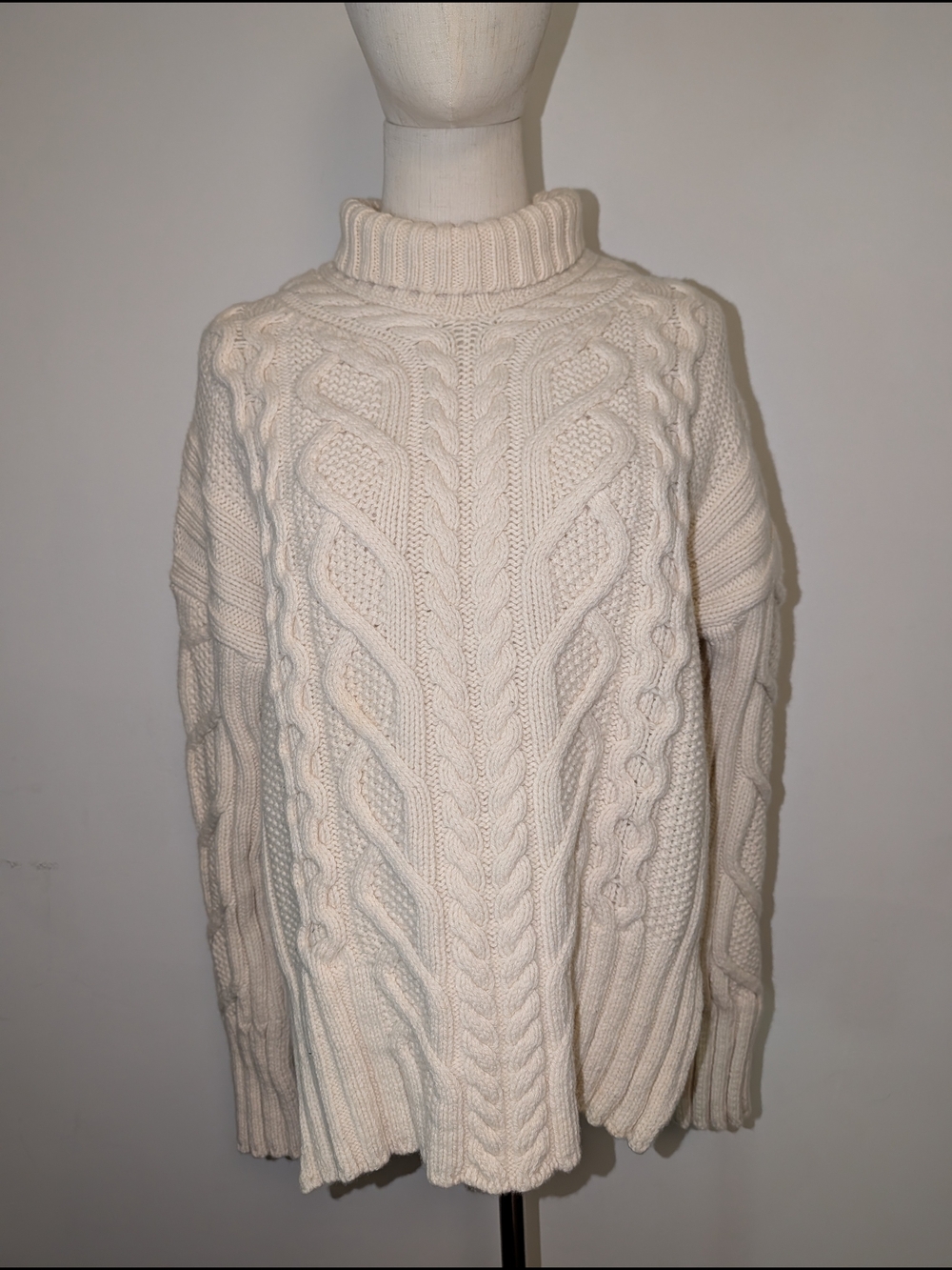Classic Cream  Cashmere/Wool Cable Knit Turtleneck Sweater